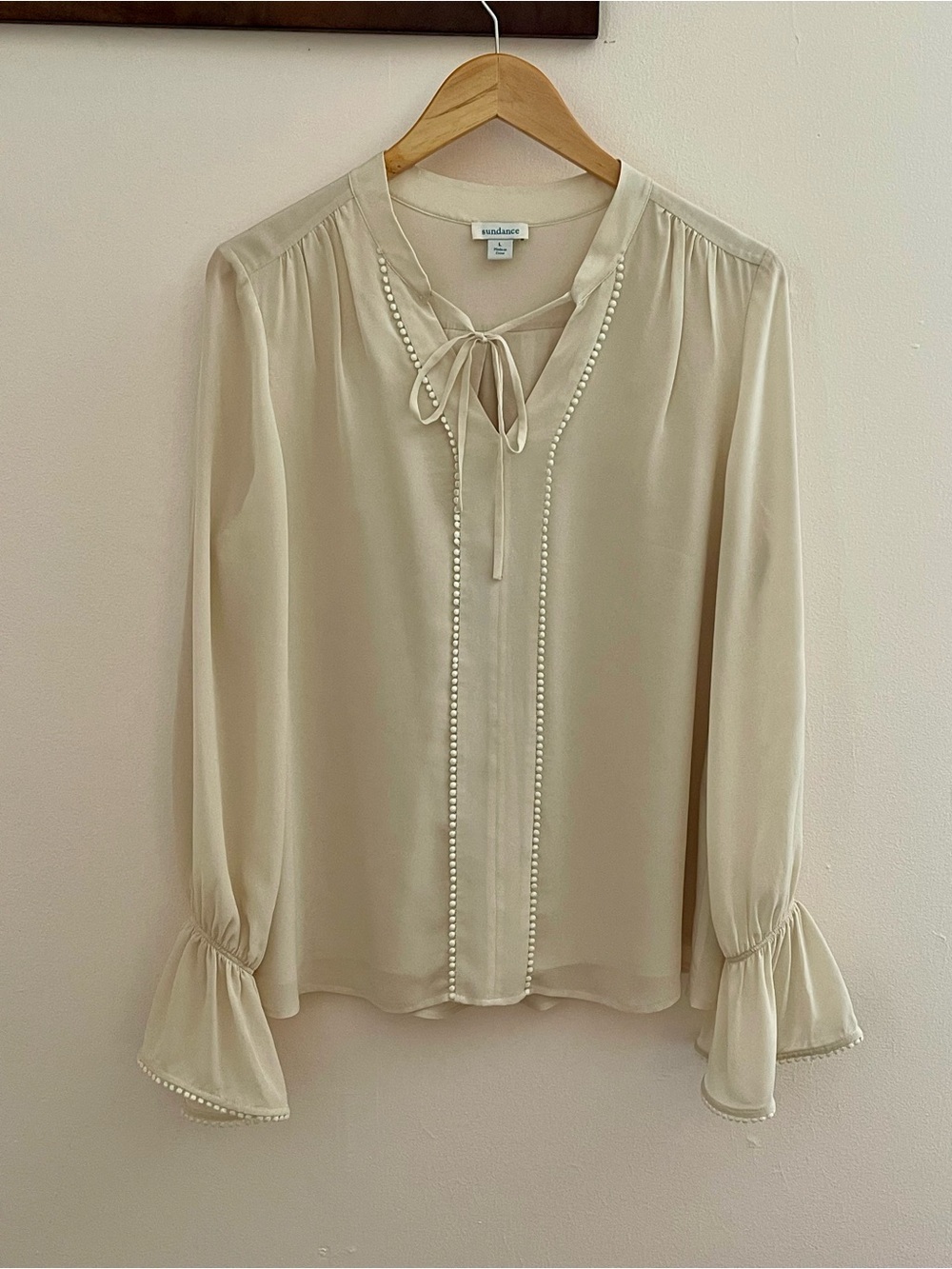 Sundance 100% Silk Blouse Large Ivory Bell Sleeve Tie Neck Boho Top
